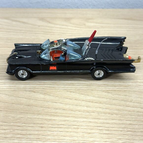 Corgi Toys #267 Batmobile w/ Batman Figure Car Toy Diecast Britain 60s Vintage - Picture 2 of 11